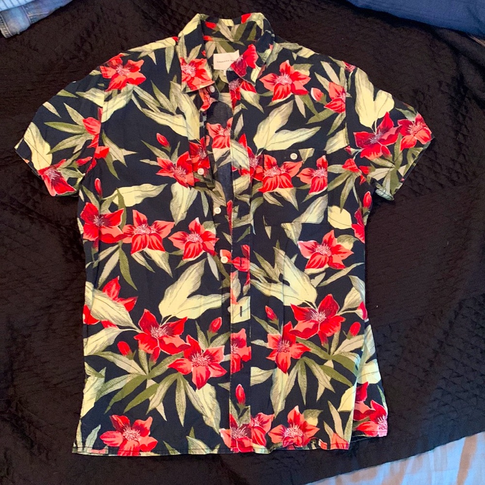 American Eagle Hawaiian Short Sleeve Button Down